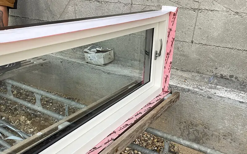 800 x 500 Fredbrog_Outframe_4 Vindue med Ljungdahl AIRBLOCK tape Inside