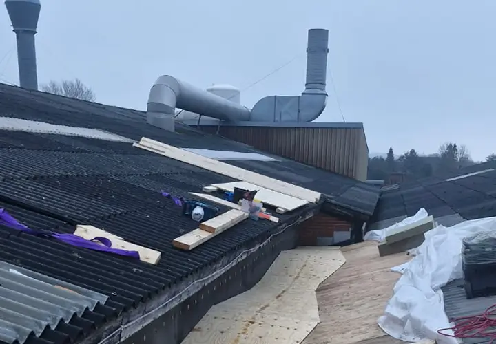 Skotrender ved fiskeindustri af Tømrerfirmaet Vestergaard